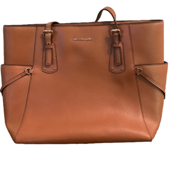 Michael Kors Handbags - Michael Kors Voyager East/West Tote